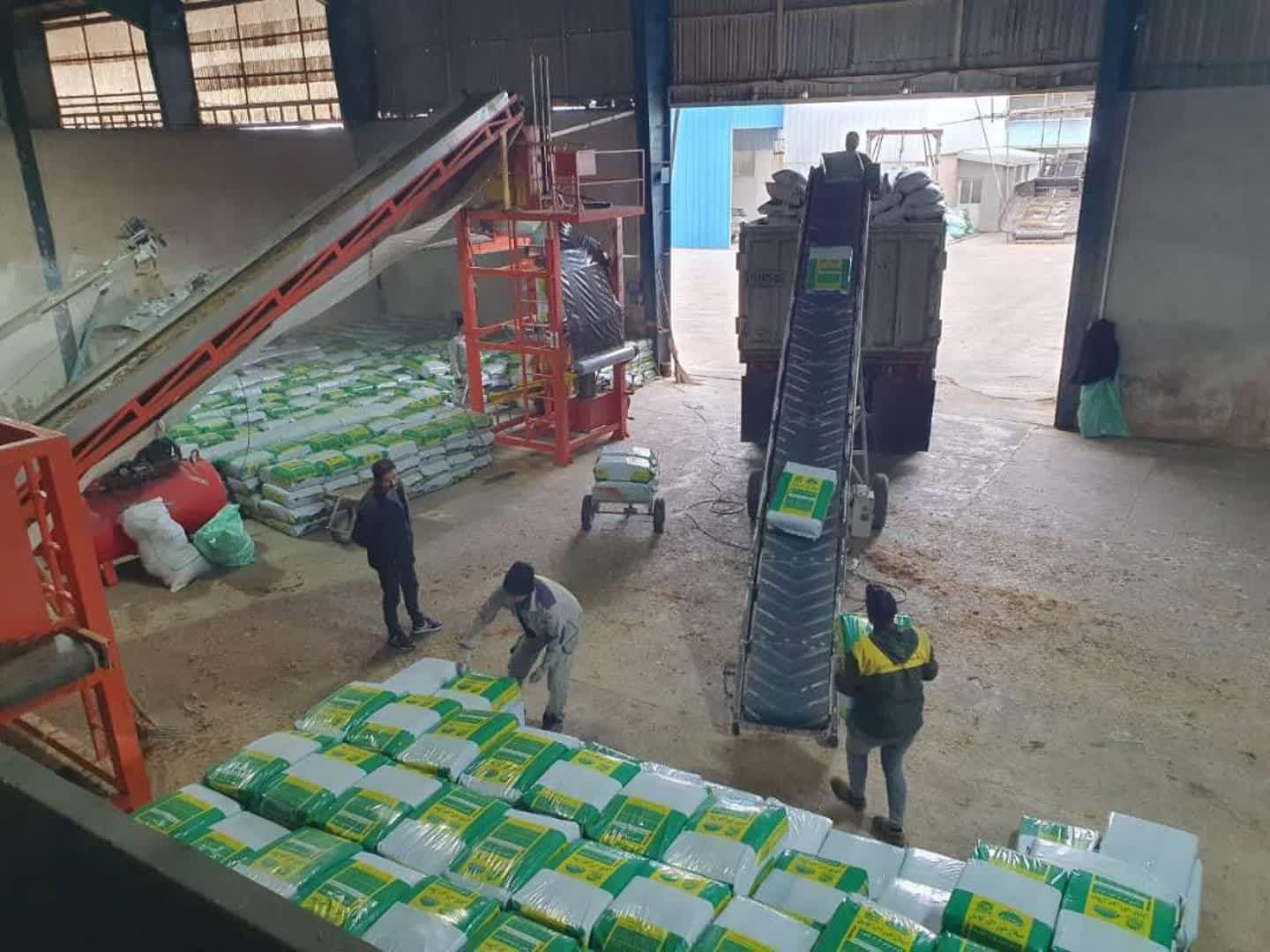 ارسال سیلاژ خوراک کامل به زنجان